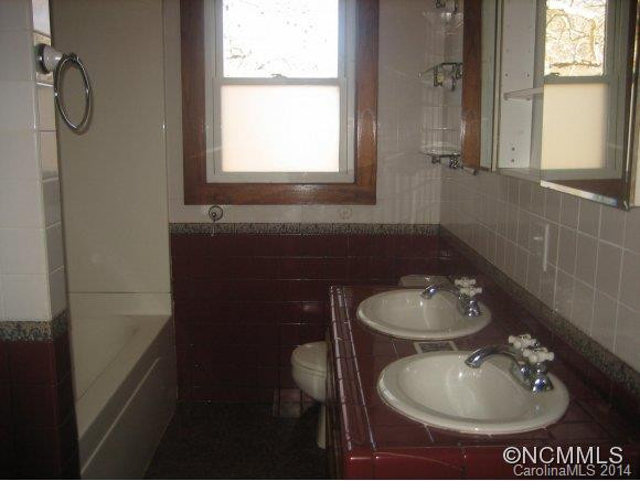 1054 Old Leicester Highway - Photo 12