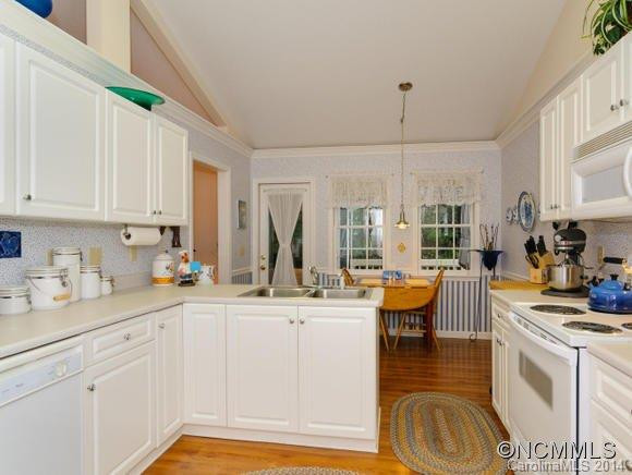 1046 Saddlebrook Dr. - Photo 13