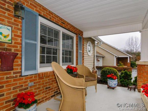 1046 Saddlebrook Dr. - Photo 4