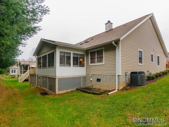 1046 Saddlebrook Dr. - Photo 5
