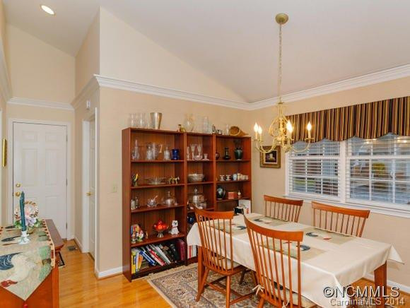 1046 Saddlebrook Dr. - Photo 10