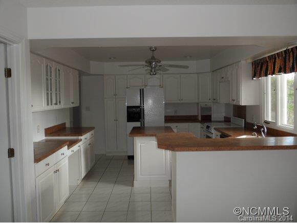 342 Sondley Drive E - Photo 2