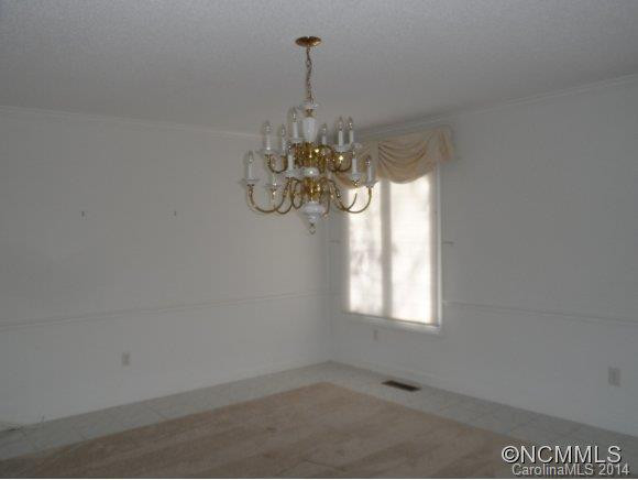 342 Sondley Drive E - Photo 4