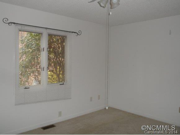342 Sondley Drive E - Photo 6