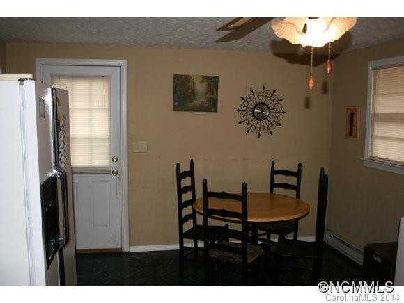 279 BOSTIC SUNSHINE HIGHWAY - Photo 4