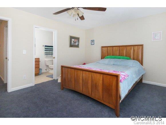 44 Rotunda Circle - Photo 11