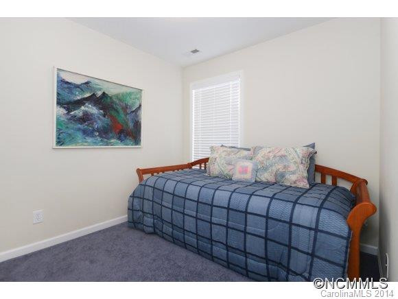 44 Rotunda Circle - Photo 14