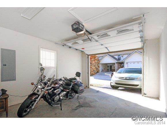 44 Rotunda Circle - Photo 17