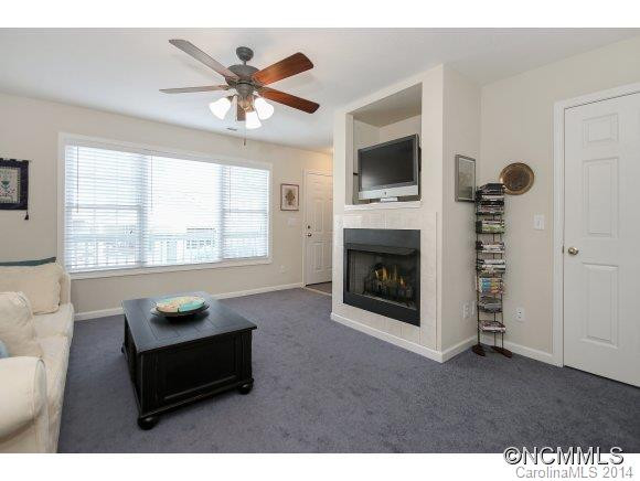 44 Rotunda Circle - Photo 3
