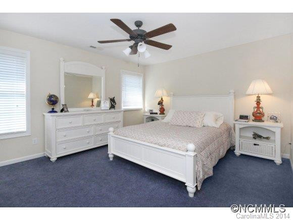 44 Rotunda Circle - Photo 8