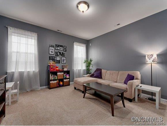 136 Roanoke Road - Photo 16