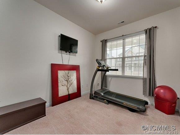 136 Roanoke Road - Photo 17