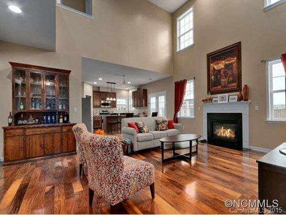 136 Roanoke Road - Photo 3