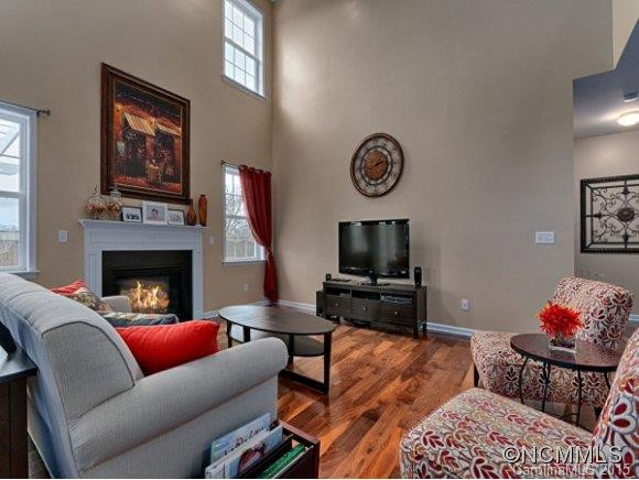 136 Roanoke Road - Photo 4