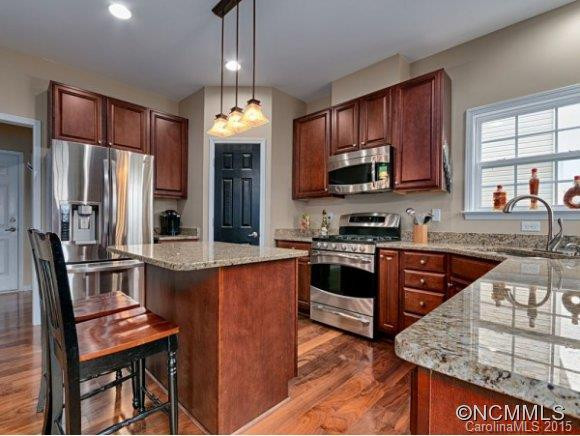 136 Roanoke Road - Photo 8