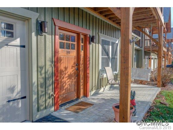 19 Roselyn Way - Photo 2