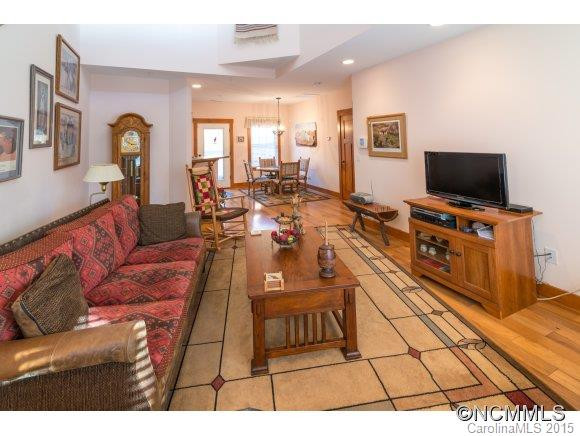 19 Roselyn Way - Photo 3