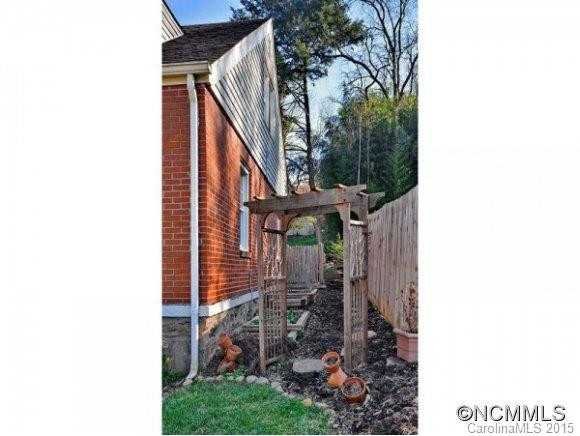 143 MEADOW STREET - Photo 24