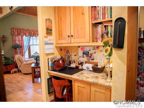 14 Roundabout Way - Photo 9