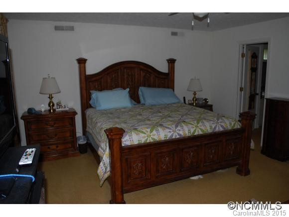 111 Radcliff Court - Photo 6