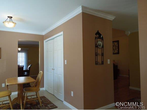 276 Woodstock Ln - Photo 11