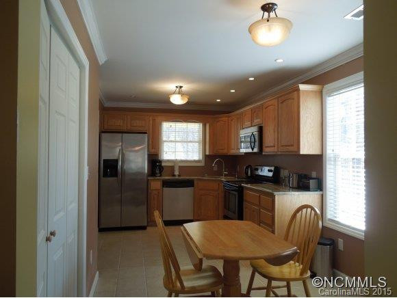 276 Woodstock Ln - Photo 12