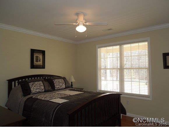 276 Woodstock Ln - Photo 16