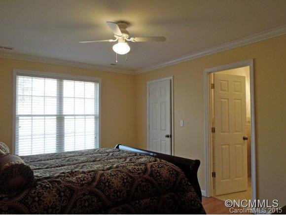 276 Woodstock Ln - Photo 18