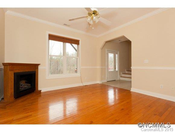 33 Lakeside Dr - Photo 3
