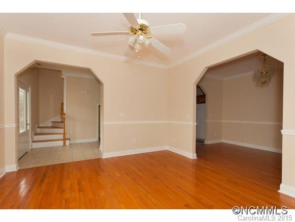 33 Lakeside Dr - Photo 4