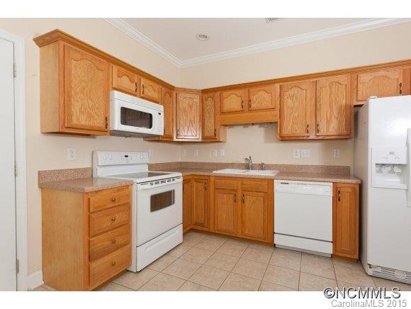 33 Lakeside Dr - Photo 6