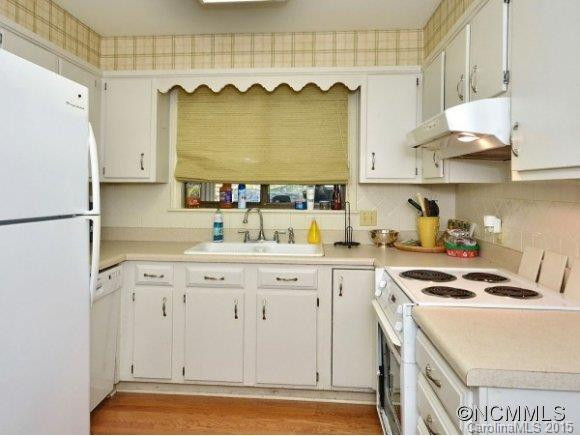 9 CEDARBROOK DRIVE - Photo 6