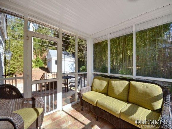 327 SYCAMORE DRIVE - Photo 11