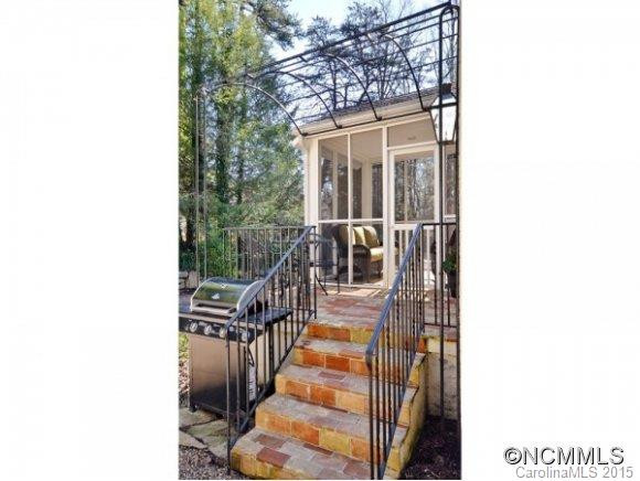 327 SYCAMORE DRIVE - Photo 15