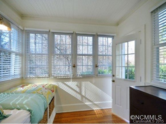 327 SYCAMORE DRIVE - Photo 7