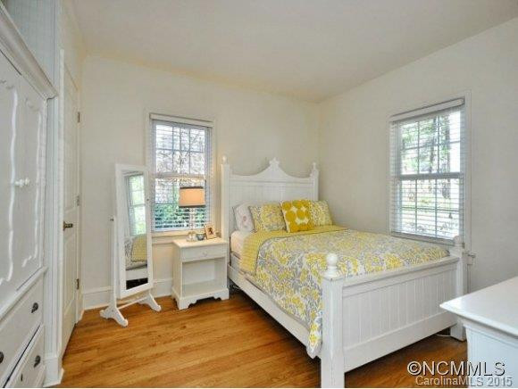 327 SYCAMORE DRIVE - Photo 8