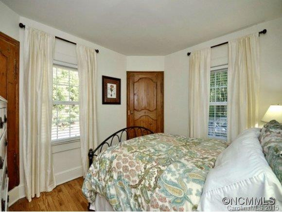 327 SYCAMORE DRIVE - Photo 9