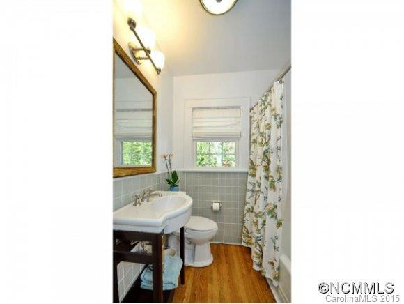 327 SYCAMORE DRIVE - Photo 10