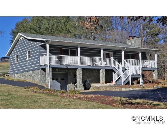 26 Foxfire Ln