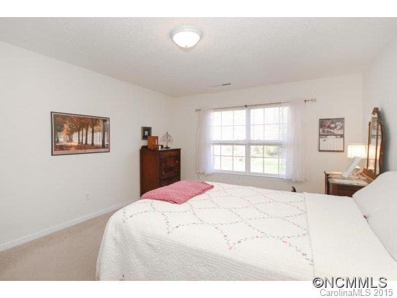305 Waters Edge Drive - Photo 11