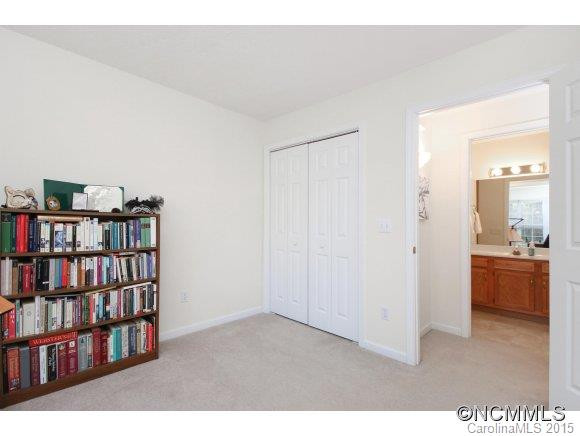 305 Waters Edge Drive - Photo 16