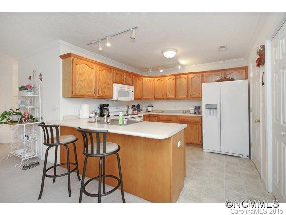 305 Waters Edge Drive - Photo 5
