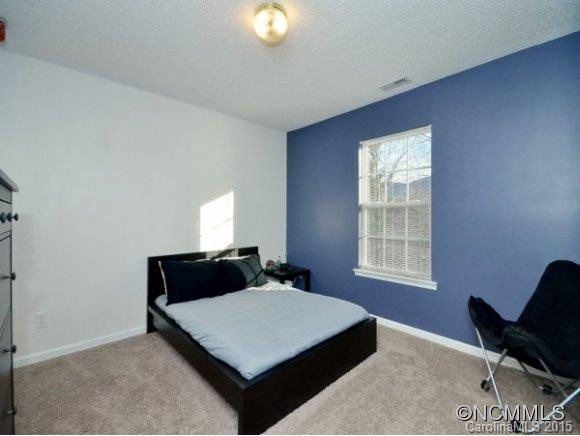 101 HUNTINGTON DR - Photo 12