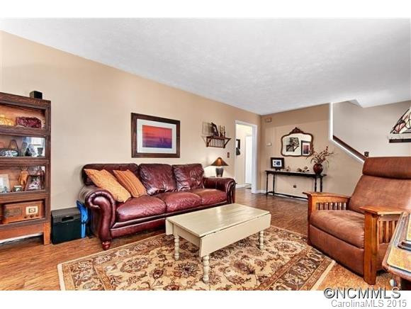 171 Poplar Dr - Photo 2