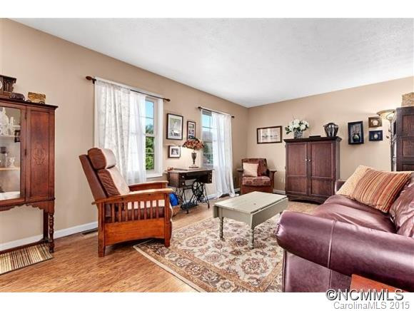 171 Poplar Dr - Photo 3