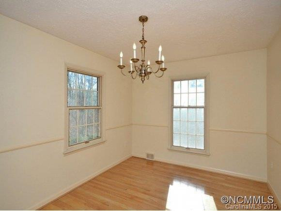 467 WINDSOR RD - Photo 4