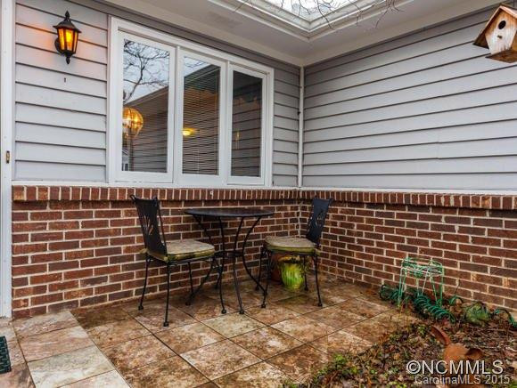 101 Derbyshire Drive - Photo 4