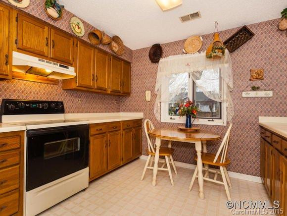 101 Derbyshire Drive - Photo 5