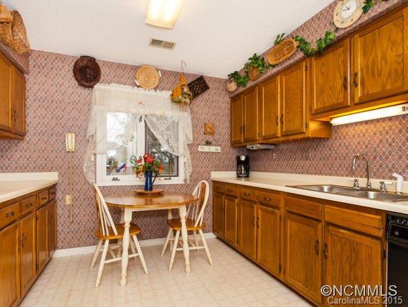 101 Derbyshire Drive - Photo 6