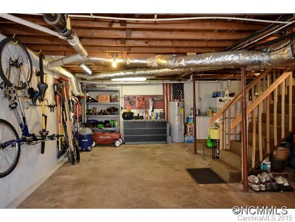 74 MOODY AVENUE - Photo 14